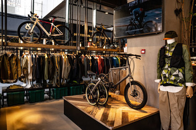 RE而意三里屯店煥新啟幕 以“l(fā)ong life”理念引領都市自行車生活新風尚